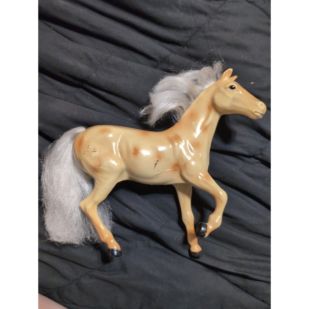 Vintage M.T.H.K Horse Tan & White Plastic Toy Figure 1996